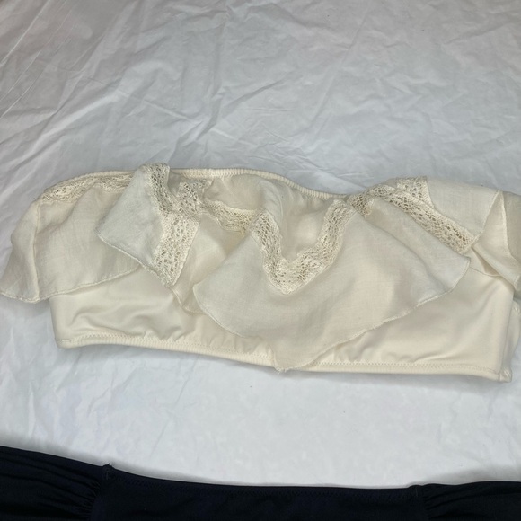 Victoria’s Secret romantic look bikini top - Picture 1 of 5